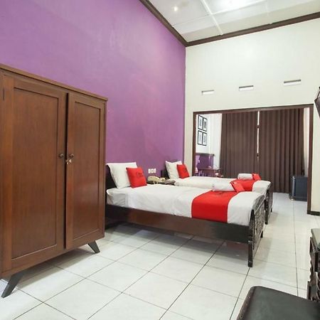 Reddoorz @ Urip Sumoharjo Hotel Surabaya Exterior photo
