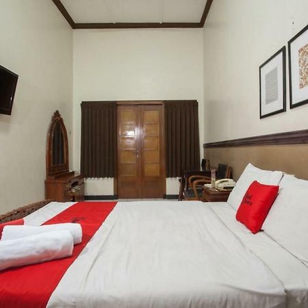 Reddoorz @ Urip Sumoharjo Hotel Surabaya Exterior photo